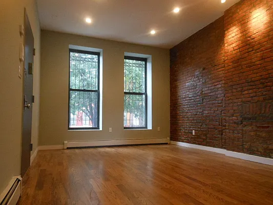 Rented by Real Team Brokerage | media 17