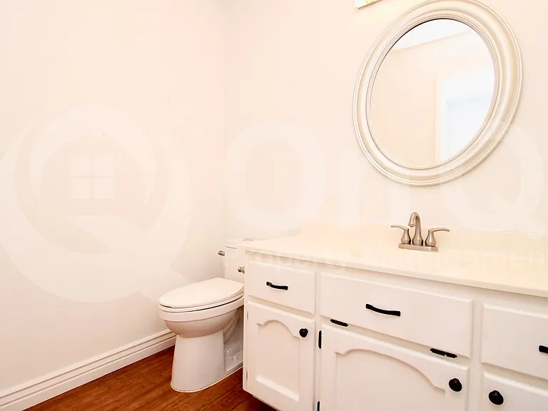5621 N 79th St #4 — Photo 15