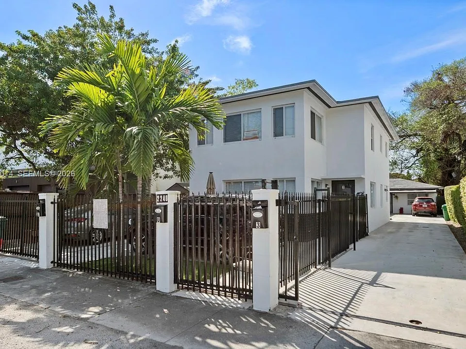 2240 SW 16th Ct #U