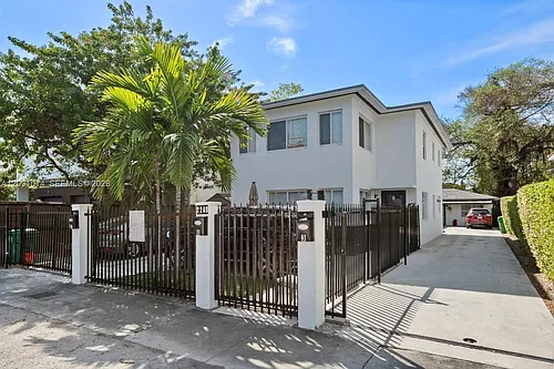 2240 SW 16th Ct #U Photo 1