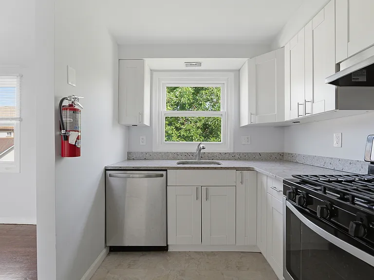 55 Marconi St #2 — Photo 9