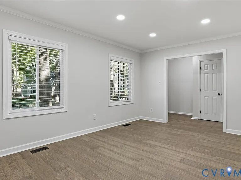 9015 Covewood Rd — Photo 7