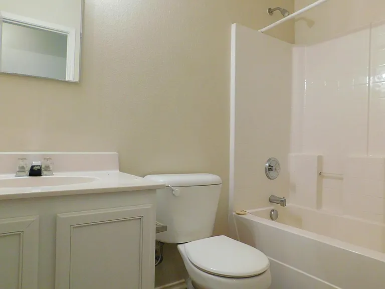 3230 Andalusian Dr — Photo 16