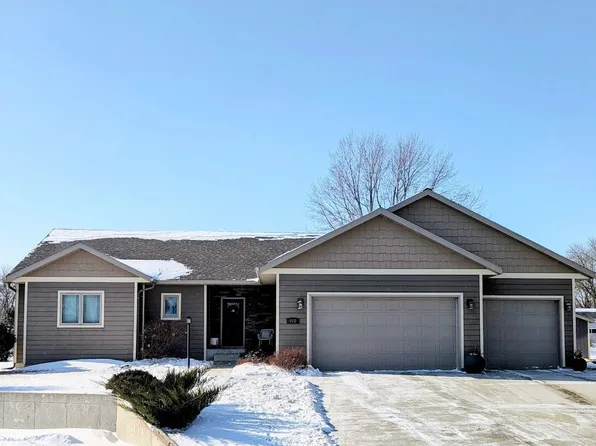 212 Eastwood Dr, Redwood Falls, MN 56283