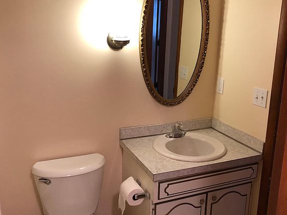 5th image of 516 University Ave APT 3