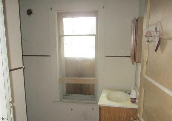 3rd image of 359 Brace Ave