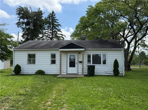 214 Lindenwood Dr, Danville, IL 61832