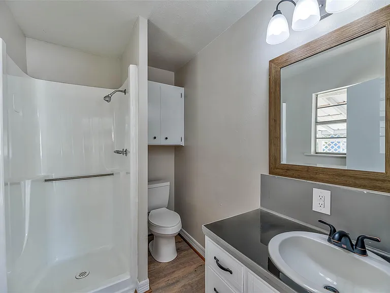 2778 FM 3277 — Photo 17