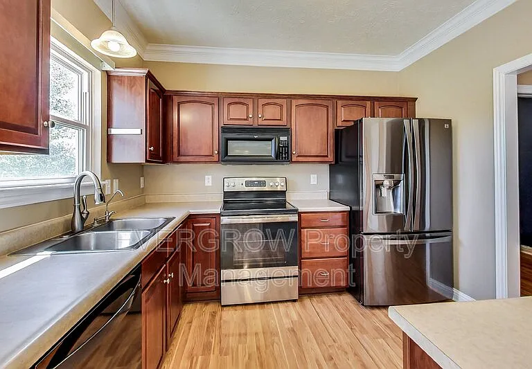 1047 Andrew Ct — Photo 13