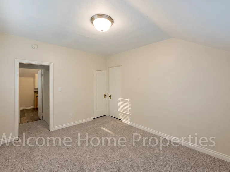 309 SW 6th St — Photo 5