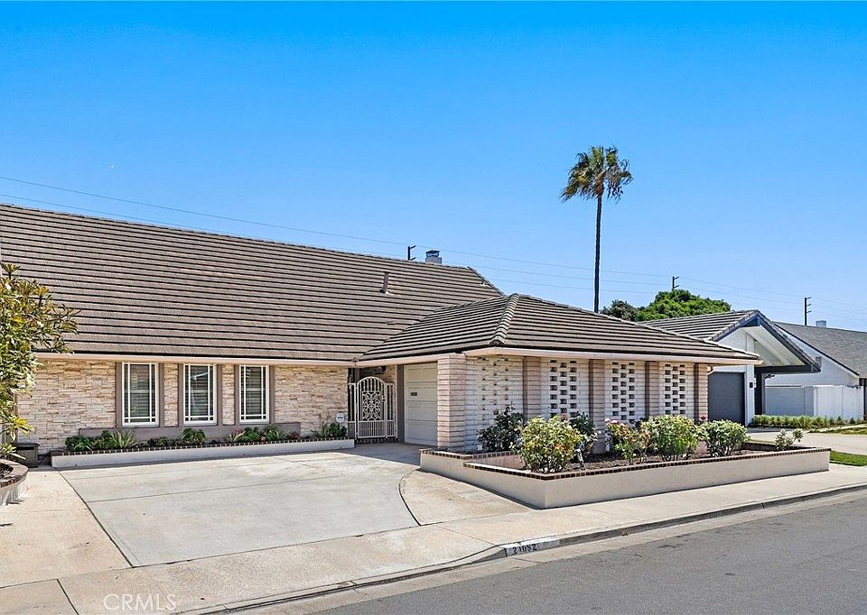 1st image of 21052 Amberwick Ln