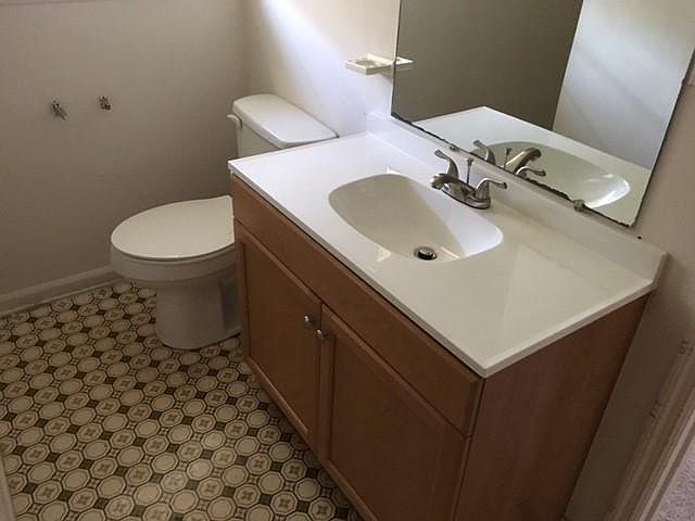 2nd image of 575 Northview Dr NW