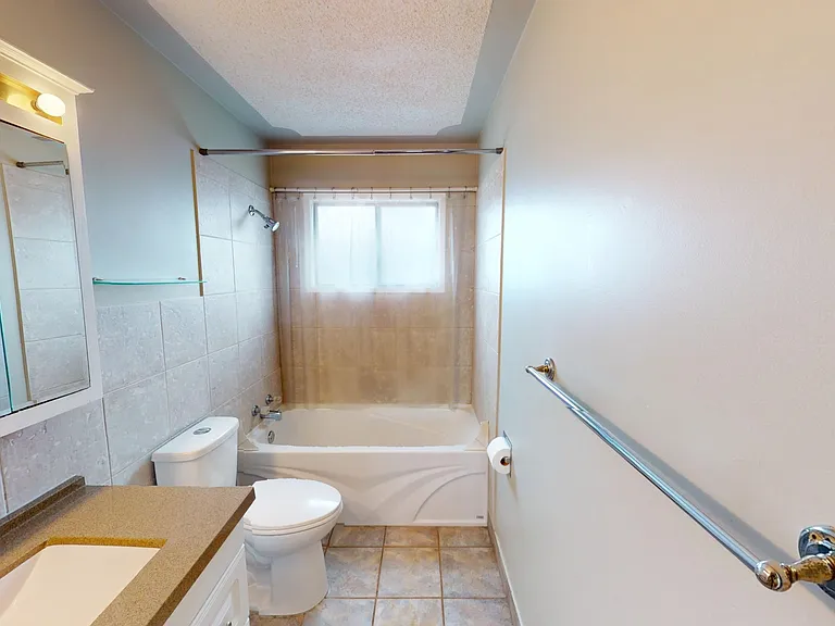 2528 Southwood Dr SE — Photo 9