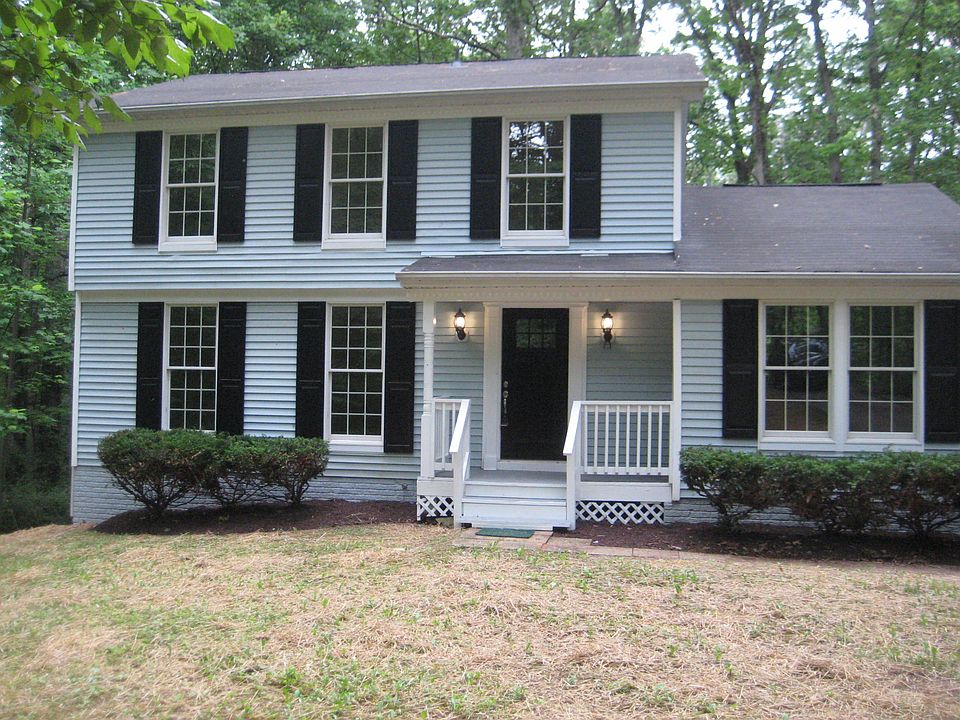 Beautiful 3 level Colonial