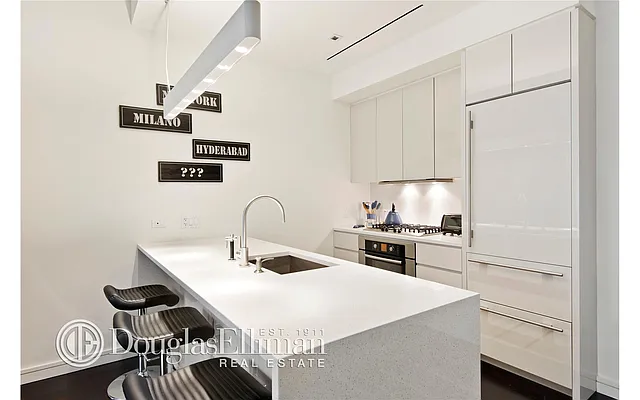 Rented by Douglas Elliman | media 18