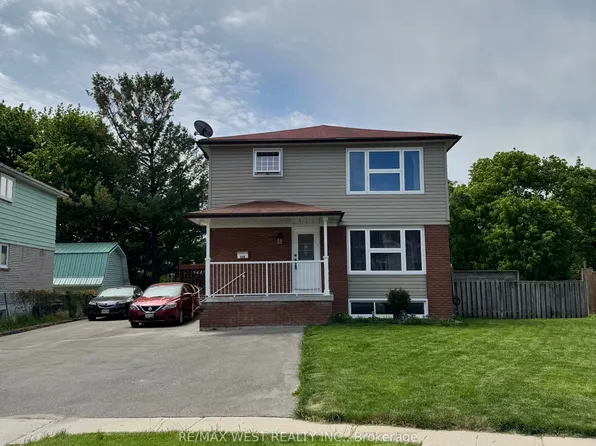 516 Harris Ct, Whitby, ON L1N 3C7