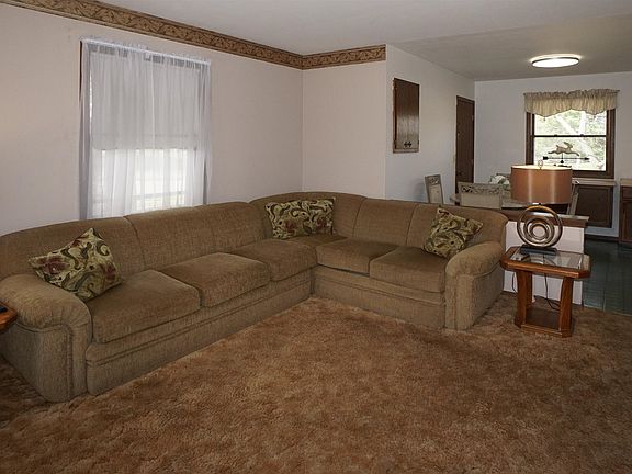3rd image of 3215 Bavarian Ln