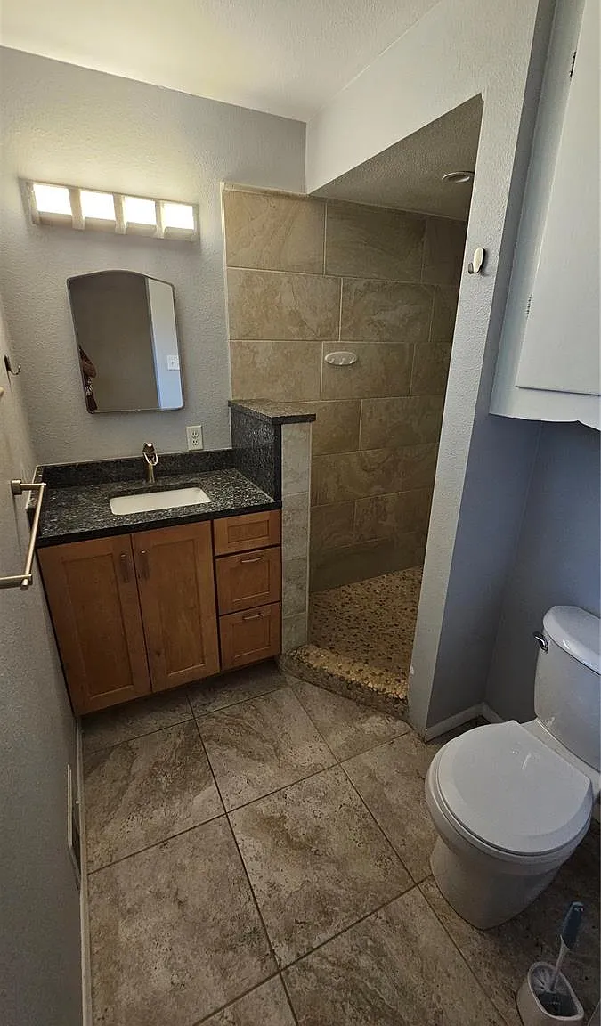 4 bed, 2.0 bath, 1416 sqft, $3,100 — Photo 4