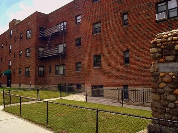 3624 Bell Blvd #B12, Bayside, NY 11361