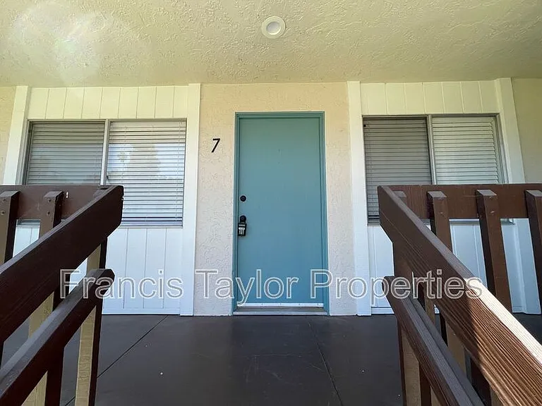 355 Idaho Ave #7 — Photo 2