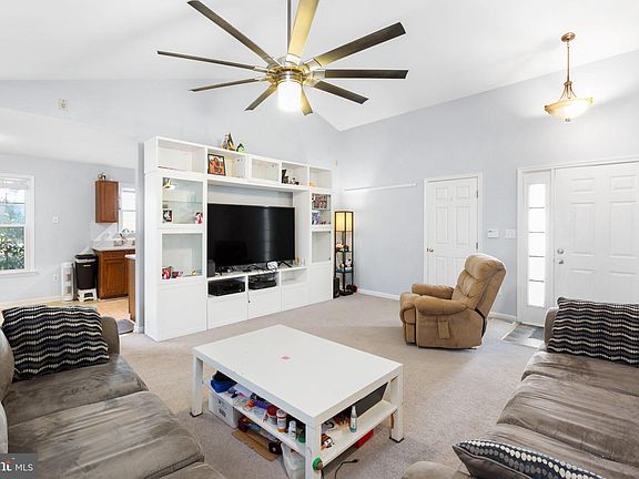 4th image of 6107 Loriella Park Dr