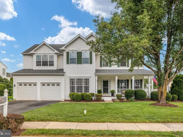 9195 Matthew Dr, Manassas Park, VA 20111