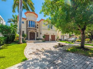 4161 N Bay Rd, Miami Beach, FL 33140