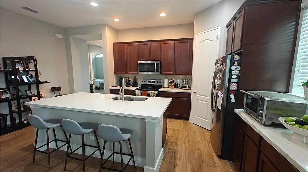4 bed, 3.0 bath, 2054 sqft, $3,399 — Photo 3