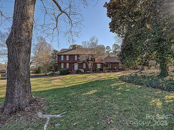 2nd image of 306 Garrison Dr