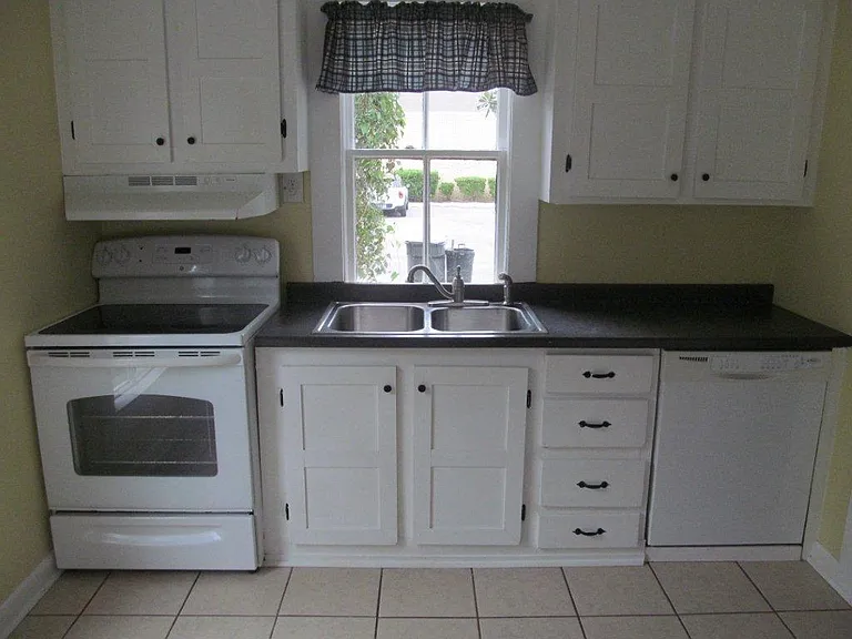 500 Bedell Ave — Photo 4