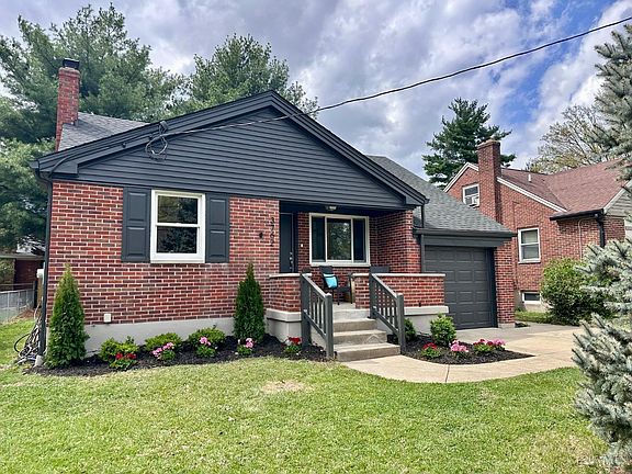 2nd image of 3762 N Broadlawn Cir