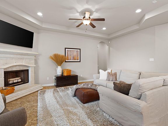 2nd image of 2922 Bellamy Cir