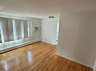 2215 169th St APT 22, Hammond, IN 46323