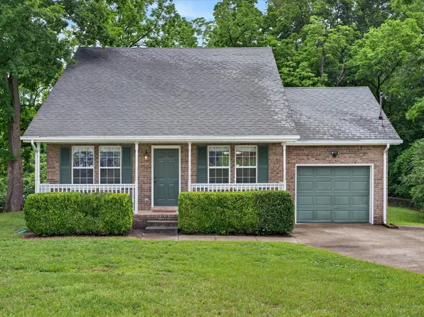 377 Brook Mead Dr, Clarksville, TN 37042