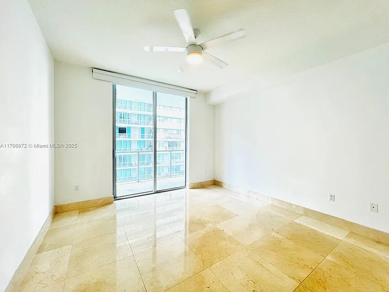 1111 SW 1st Ave #1216 — Photo 11