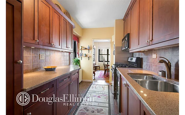 Sold by Douglas Elliman | media 25