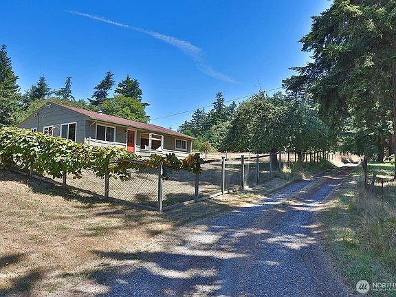 3rd image of 207 Fort Casey Road
