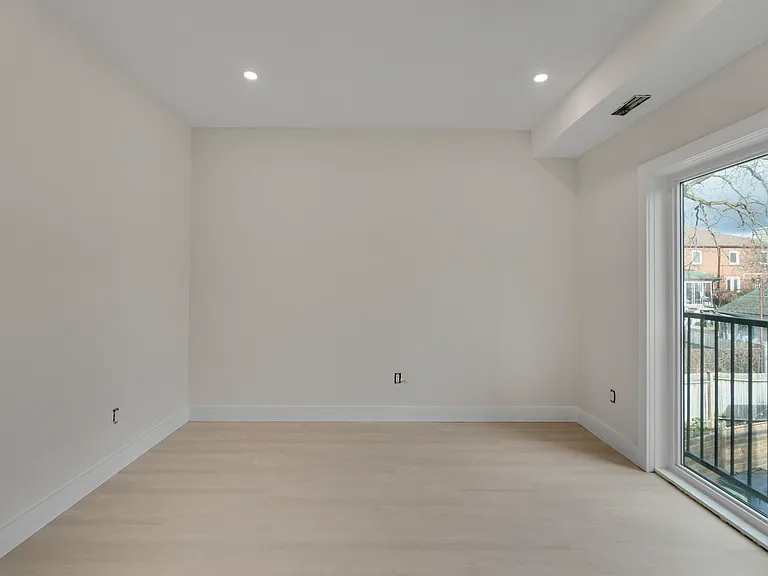 625 Harvie Ave #1 — Photo 9