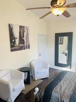 Rented by Voro New York | media 12