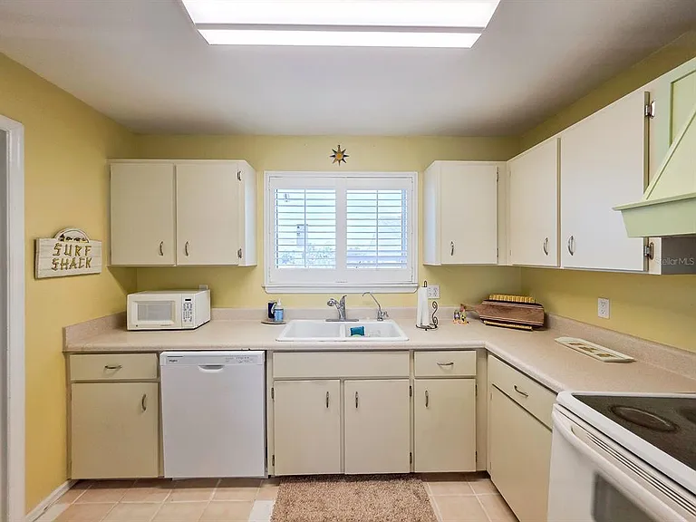 209 S 4th St #C — Photo 14