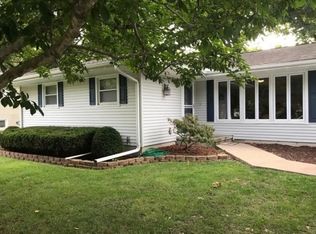 1119 Debbie Ln, Macomb, IL 61455