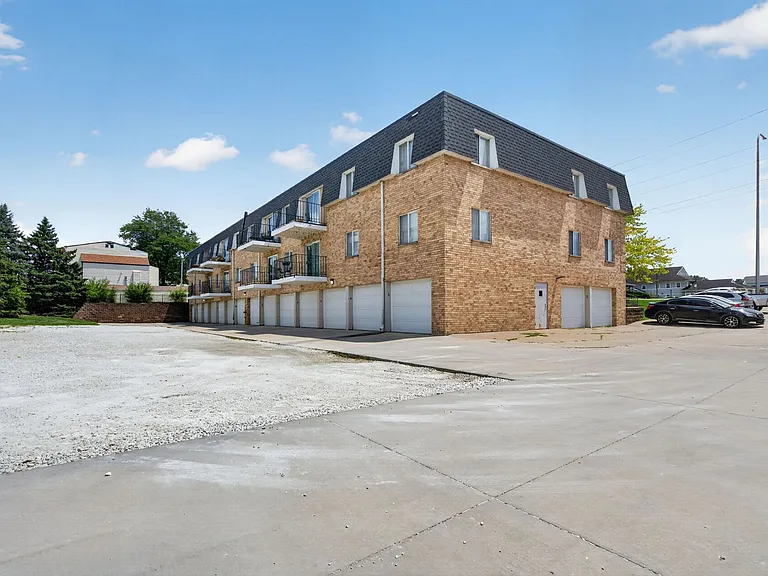 Kellogg Place Apartments — Photo 4