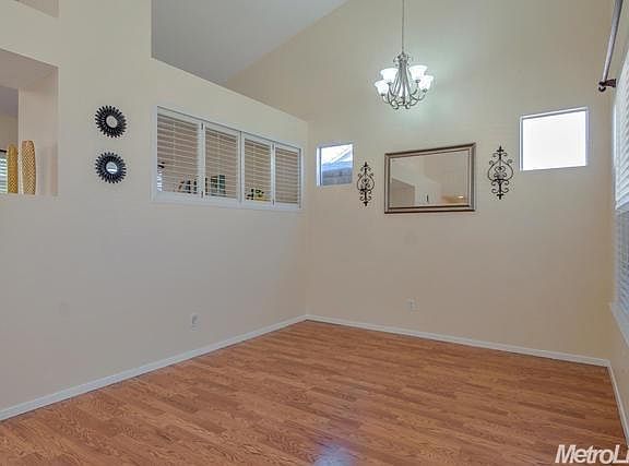 5th image of 1087 Leake Cir