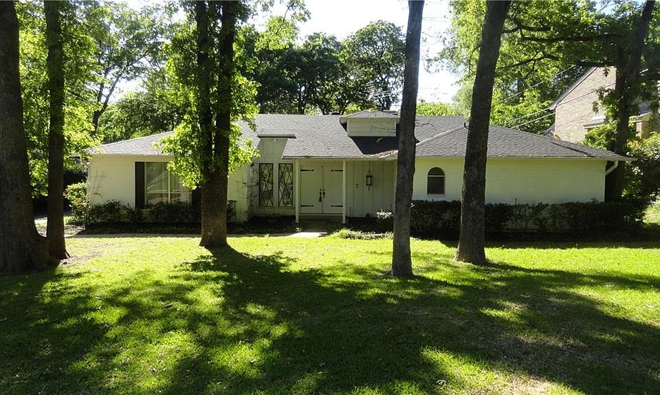 1st image of 1121 Circle Ln