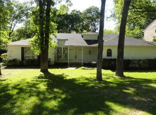 1121 Circle Ln, Bedford, TX 76022
