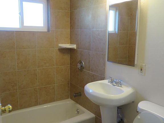 5th image of 107 Boysen St