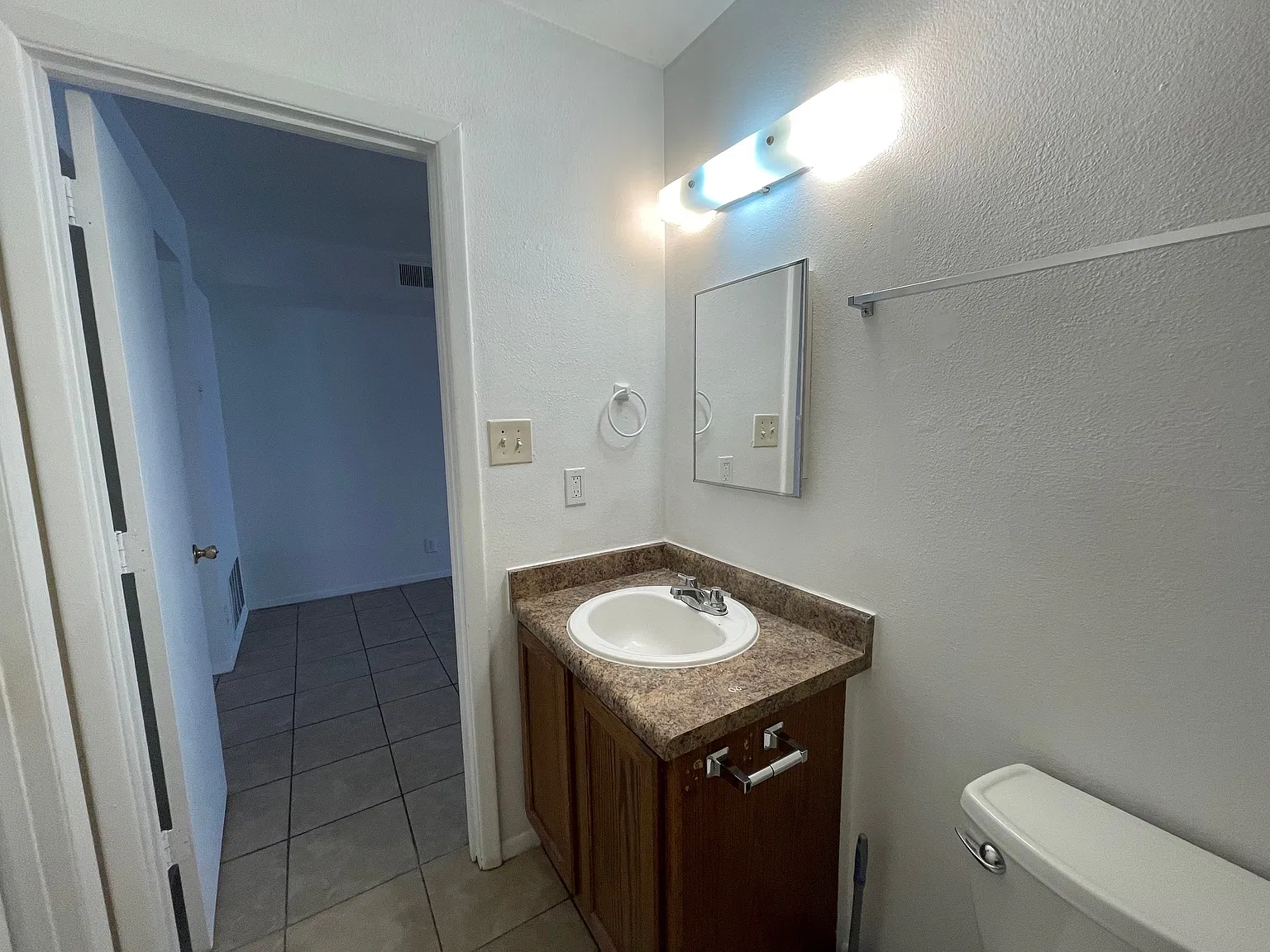 2 bed, 760 sqft, $1,450 — Photo 4