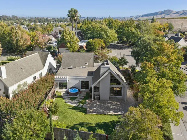 823 Crocus Drive, Sonoma, CA 95476