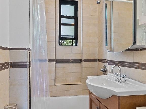 4th image of 2168 35th St APT 3E