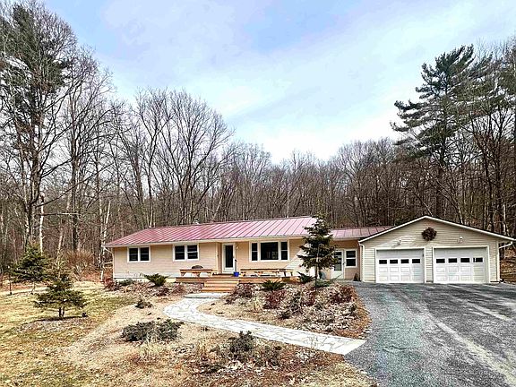 2nd image of 1537 Lake Dunmore Road